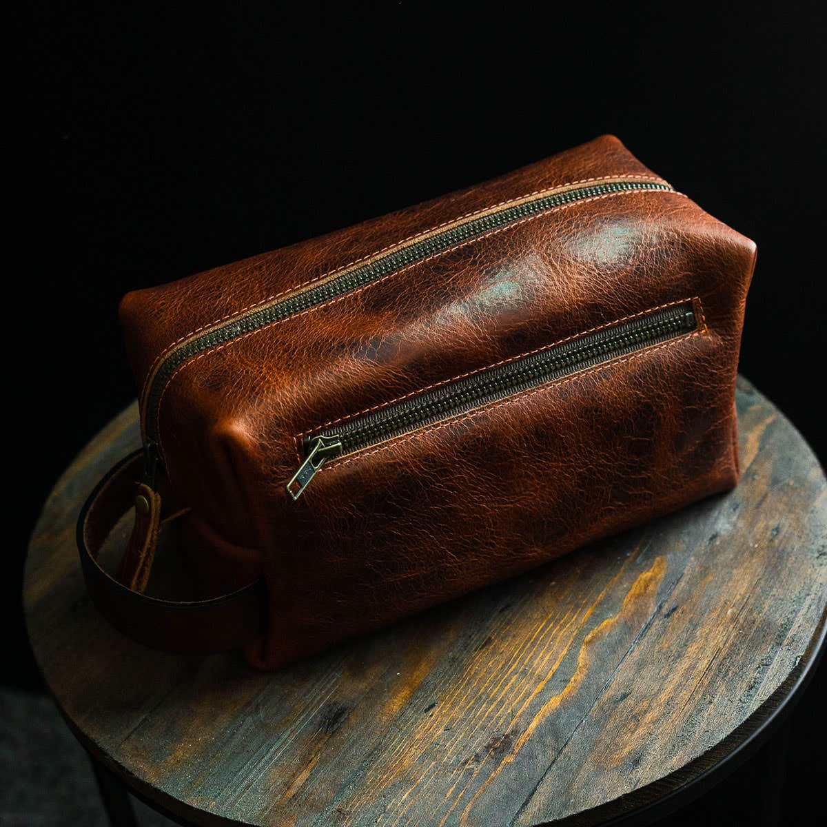 Bison Deluxe Leather Dopp Bag With Zipper - Image 6